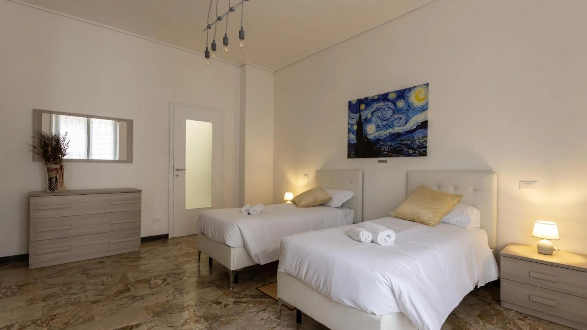 Artist Apartment Mantova 0*,
